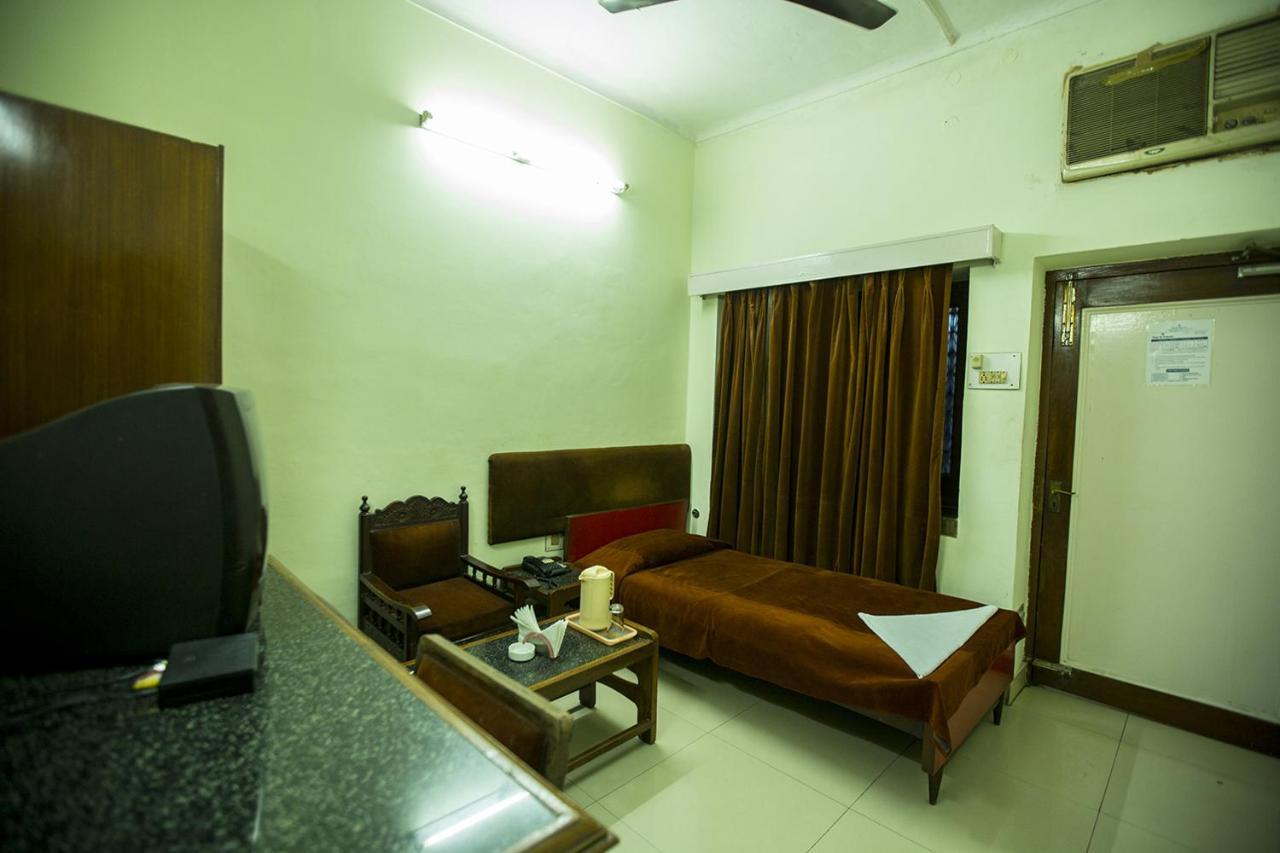 Deep Hotel Lucknow Zewnętrze zdjęcie