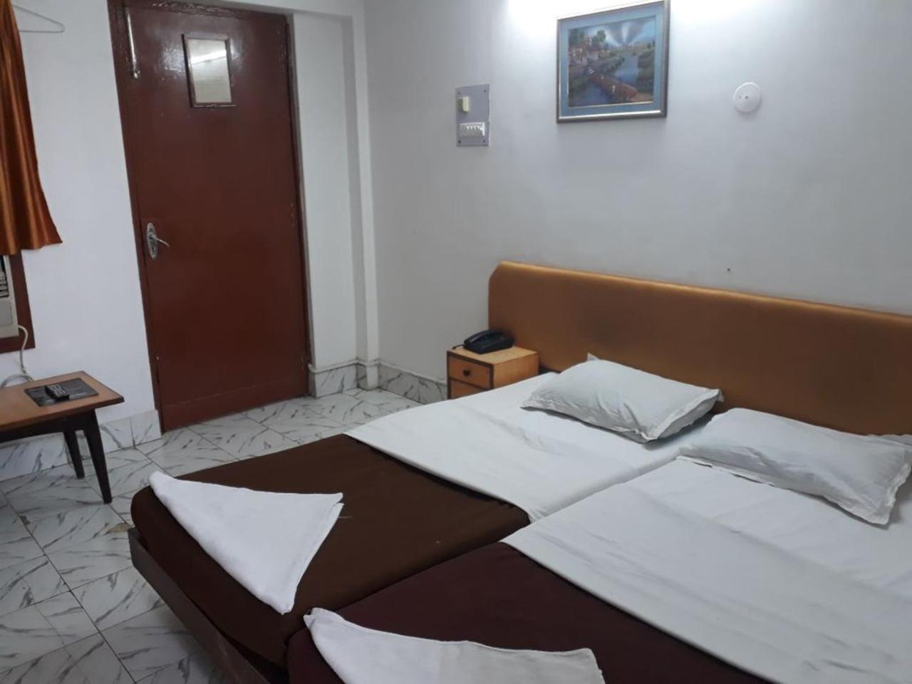 Deep Hotel Lucknow Zewnętrze zdjęcie