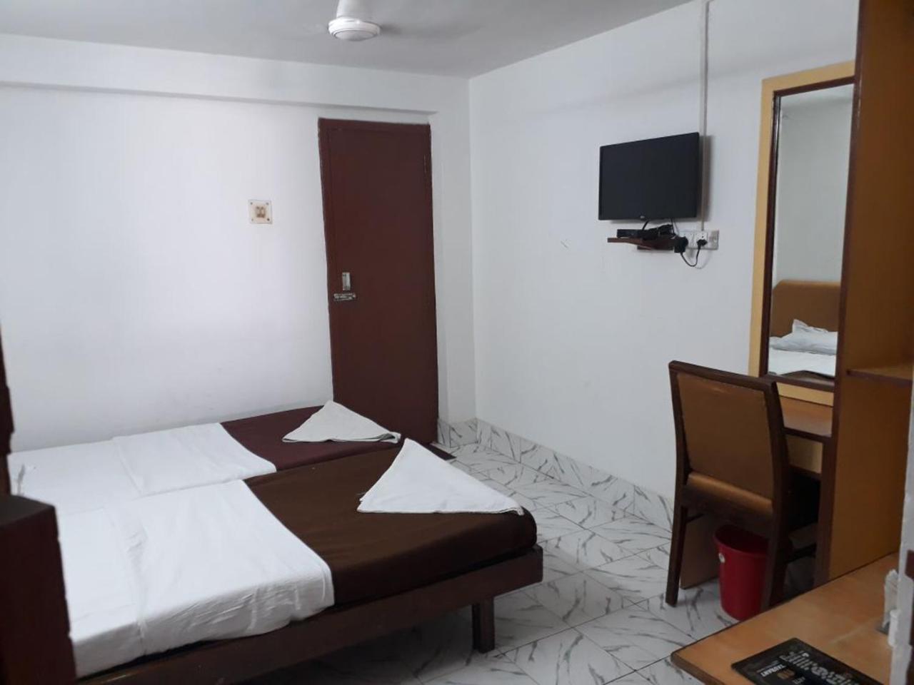 Deep Hotel Lucknow Zewnętrze zdjęcie